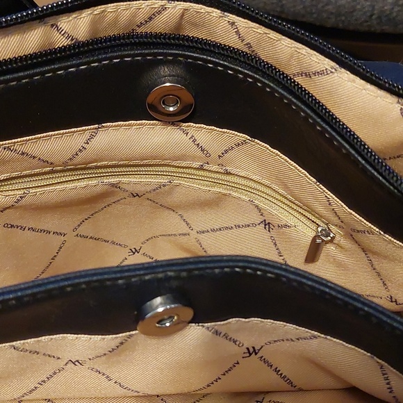 AMF Black and Tan Shoulder Bag with Wallet - Picture 2 of 4